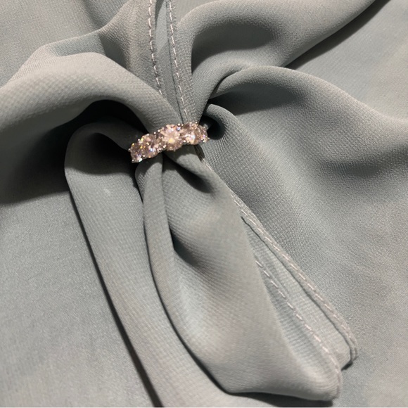 925 Moissanite Ring - Picture 1 of 5